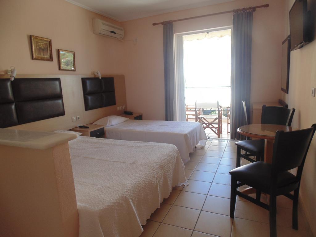 Nefeli Studios Loutra Edipsou  Habitación foto