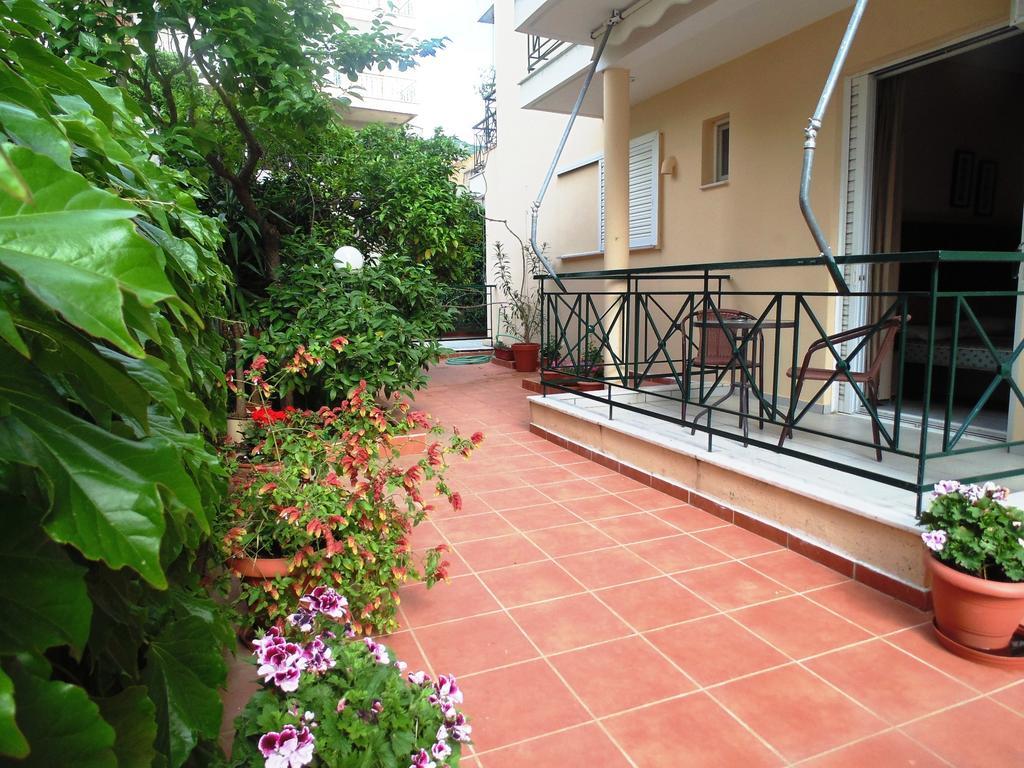 Nefeli Studios Loutra Edipsou  Habitación foto